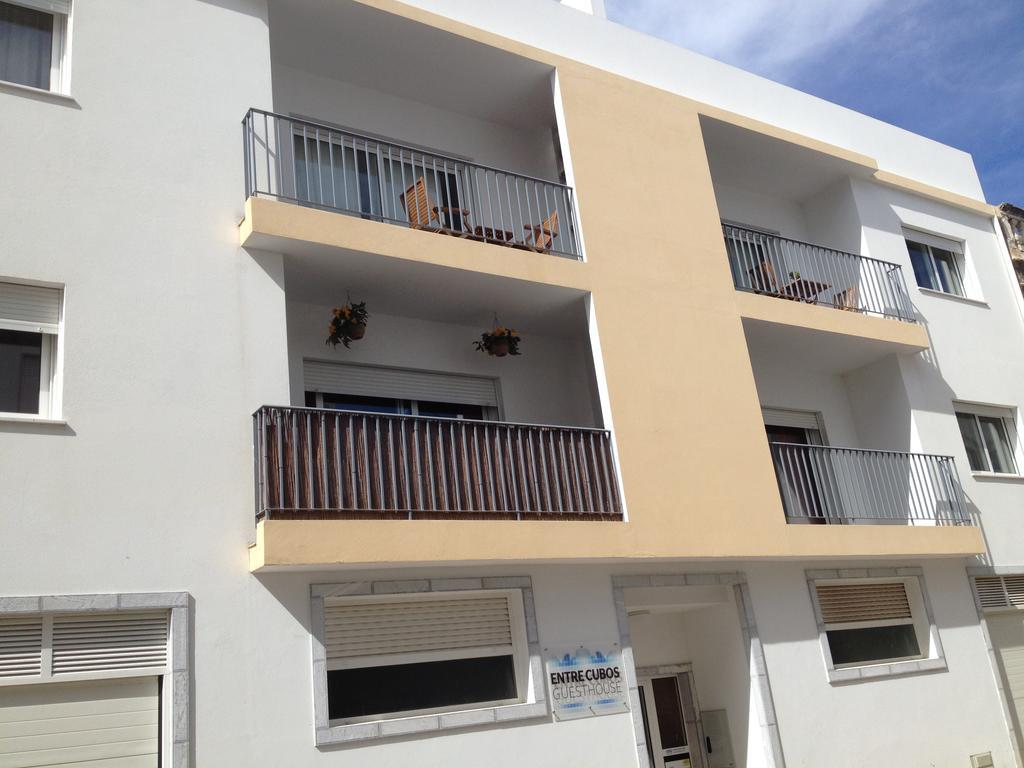 Entrecubos Guesthouse Olhao Ruang foto